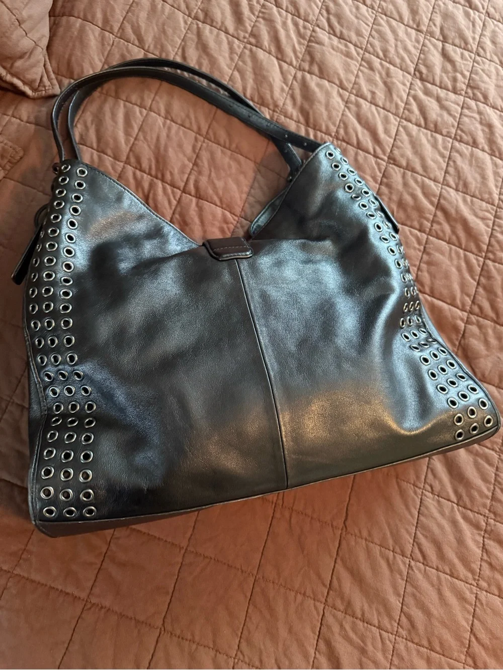 HTF Coach 2014 grommet Carlyle large shoulder bag